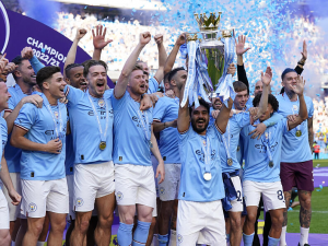Manchester City korunován šampionem. Kdo ho k titulu dotáhl?