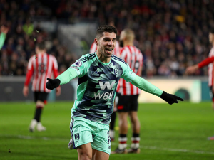 Tottenham má šanci zadarmo podepsat Solomona. Majitel Šachťaru mu za to hrozí soudem