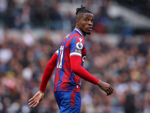 Wilfried Zaha chce zůstat v Evropě. Zájem má PSG