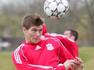 Gerrard nedávnou bitku popřel, soud byl odročen