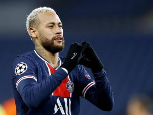 Neymar ve veřejné omluvě přítelkyni Bruně Biancardi přiznal, že udělal chybu