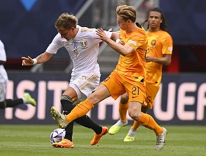 Bayern připravuje nabídku 105 milionů eur za Frenkieho De Jonga