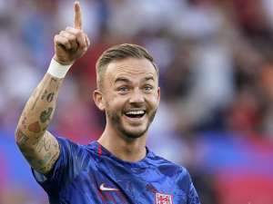 James Maddison podepsal s Tottenhamem pětiletý kontrakt. Leicester dostane 40 miliónů liber