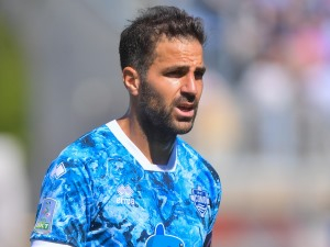 Hvězdný Cesc Fábregas se rozhodl ukončit kariéru. Bývalá opora Arsenalu, Barcelony a Chelsea se loučí v 36 letech