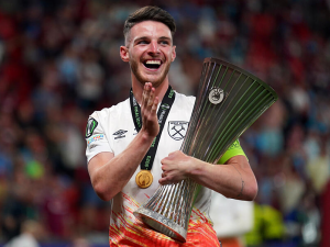 Declan Rice přestupuje do Arsenalu. Stane se nejdražším Angličanem v historii