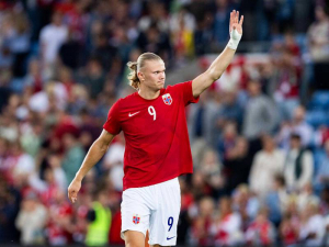 Unikla fotka Erlinga Haalanda, která se objeví na obalu EA Sports FC 24