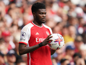 Chci, aby Thomas Partey zůstal. Může hrát s Declanem Ricem vedle sebe, říká Mikel Arteta
