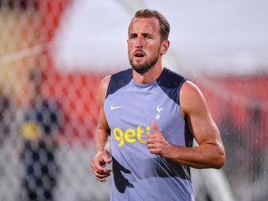 Harry Kane blízko Bayernu? Jeho manželka v Mnichově hledala bydlení
