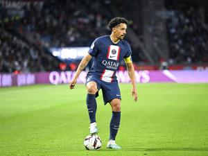 Marquinhos se postavil za Mbappého. PSG ho za to hodlá prodat