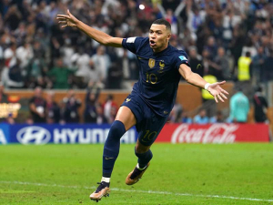 PSG ocenilo Mbappého na 250 milionů eur, podle MARCA je Real Madrid k přestupu blíže než kdykoliv předtím