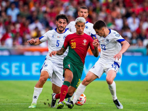 Přestupové spekulace: Cancelo zůstane, Amrabat do United, co bude s Kudusem?