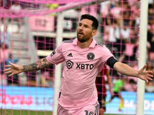 Top 5 fotbalistů s největším počtem Guinnessových rekordů. Statistice vévodí Messi, druhý je Ronaldo a kdo jsou ti další? 