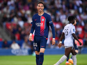 Útočník PSG Hugo Ekitike by mohl posílit Borussii Dortmund
