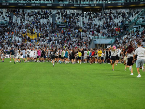 „Nechceme Romela Lukaka!“ Fanoušci Juventusu v rámci protestu vtrhli na hřiště