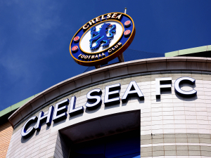 Premier League hodlá zakázat mezeru ve FFP, kterou Chelsea využila k podpisu smlouvy s Moisesem Caicedem