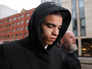 Manchester United oznámil vedení, že se Mason Greenwood vrátí. Ale zatím se nic neděje