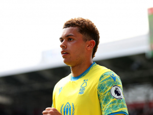 Olise podepsal novou smlouvu s Crystal Palace a přestup do Chelsea padá. Ta se nyní obrací na hvězdu Nottinghamu