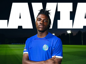 Romeo Lavia už je oficiálně hráčem Chelsea. Stál 58 milionů liber