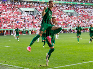Tomáš Čvančara zažil skvělý debut v Bundeslize! Dvěma góly pomohl k dramatické remíze v Augsburgu