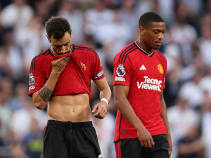 Manchester United je nový Tottenham, spílá týmu Roy Keane. Gary Neville se obává o zálohu