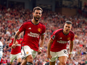 Manchester United se oklepal z hororového začátku utkání s Nottinghamem a vítězí 3:2