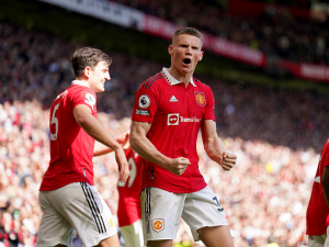 Scott McTominay je v hledáčku Bayernu Mnichov. Opačnou cestou by mohl zamířit Gravenberch