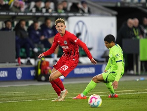 Neapol posílí dánský záložník Lindstrom, Franfkurt jej uvolní na roční hostování