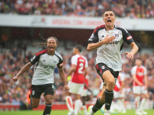 Zbytečný výlet do Mnichova. Fulham na poslední chvíli zrušil přestup Joaa Palhinhy do Bayernu