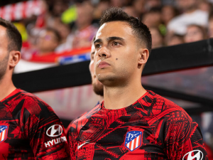 Cucurellův příchod nevyšel, Manchester United je nyní blízko podpisu Reguilóna z Tottenhamu