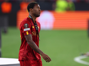 Wijnaldum míří za Gerrardem do Saudské Arábie. Podepíše s Ettifaq FC