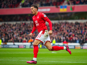 Brennan Johnson mění Nottingham za Tottenham. Za svého odchovance dostal Nottingham rekordní sumu