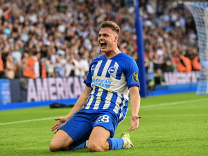 Evan Ferguson z Brightonu se stal teprve třetím 18letým střelcem hattricku v historii Premier League. Sestřelil Newcastle