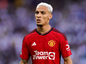 Antony bude scházet Manchesteru United. Jeho návrat se po dalších obviněních odkládá