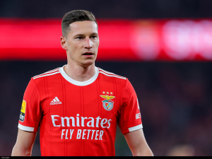 Julian Draxler oficiálně končí v PSG a míří do Kataru. Pařížský klub za něj dostane 20 milionů eur