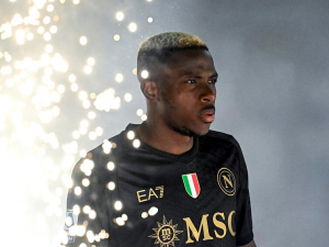 Přestupové spekulace: nigerijská mašina na góly, James do Realu a 