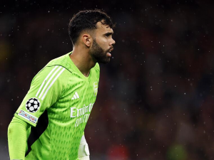 Proč Mikel Arteta staví Rayu na úkor Ramsdalea? Osvětlil to Thierry Henry