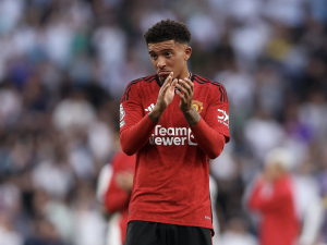 Hráči Man Utd nesouhlasí s rozhodnutím Erika ten Haga odstavit Jadona Sancha