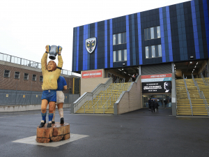 Šéf AFC Wimbledon Danny Macklin rezignoval poté, co skrytá štěnice zaznamenala sexistické a urážlivé komentáře