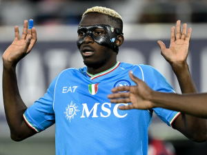 Victor Osimhen by mohl podniknout právní kroky proti Neapoli kvůli videu na TikToku