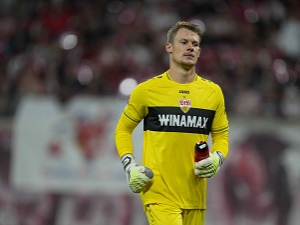VfB Stuttgart chce hostování Alexandra Nübela proměnit v přestup