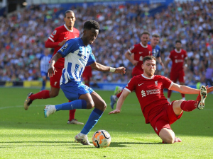 Brighton má další skalp mocného soupeře. Liverpool o výhru připravily chyby v defenzivě