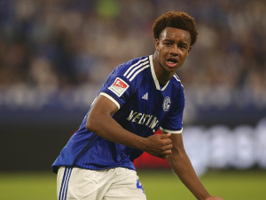 O 17letý klenot ze Schalke má zájem Chelsea nebo Brighton. Koho si nakonec Ouedraogo vybere?