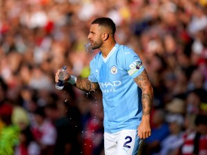 Kyle Walker se po prohře málem popral s trenérem Arsenalu. Oni vědí, o co šlo, utrousil po utkání Pep Guardiola