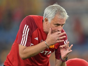 Římský paradox: Mourinho pracuje na lednových posilách, na konci sezóny ale odejde