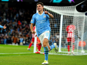 Přestup léta zpečetěn. Julian Álvarez se přesunul za 82 milionů liber ze City do Atlétika Madrid