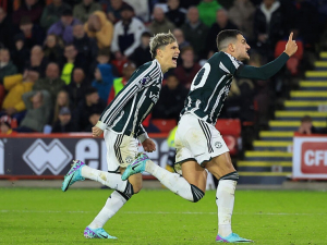 Manchester United poslal do nebe Bobbymu Charltonovi 3 body. Na výhru nad nováčkem ze Sheffieldu se ale nadřel