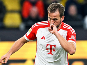 Harry Kane je nezastavitelný. Hattrickem v derby sestřelil Borussii Dortmund