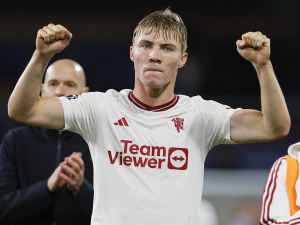 Manchester United hodlá přivést konkurenci pro Hojlunda. V hledáčku má 4 jména
