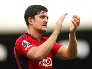 Manchester United je pod palbou kritiky. Harry Maguire měl být po zranění hlavy okamžitě vystřídán