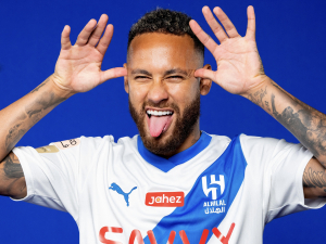 Al-Hilal přemýšlí o vyškrtnutí Neymara ze soupisky kvůli dlouhodobému zranění kolene